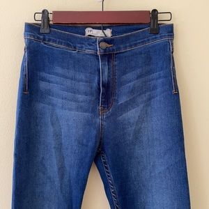 Free People jeans sz 27 skinny w/ raw hem